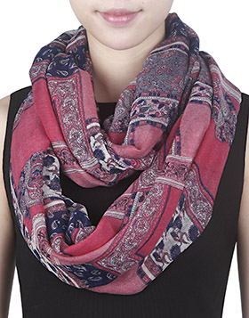 Schlauchschal mit abstraktem Muster