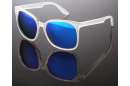 Milch-transparente Wayfarer Sonnenbrille mit verspiegelten Gläsern