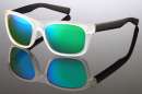 Matt-transparente Wayfarer Sonnenbrille mit schwarzen Bügeln