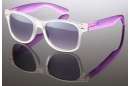 Matt-transparente Wayfarer Sonnenbrille mit versch. farbigen Bügeln u. Federscharnieren